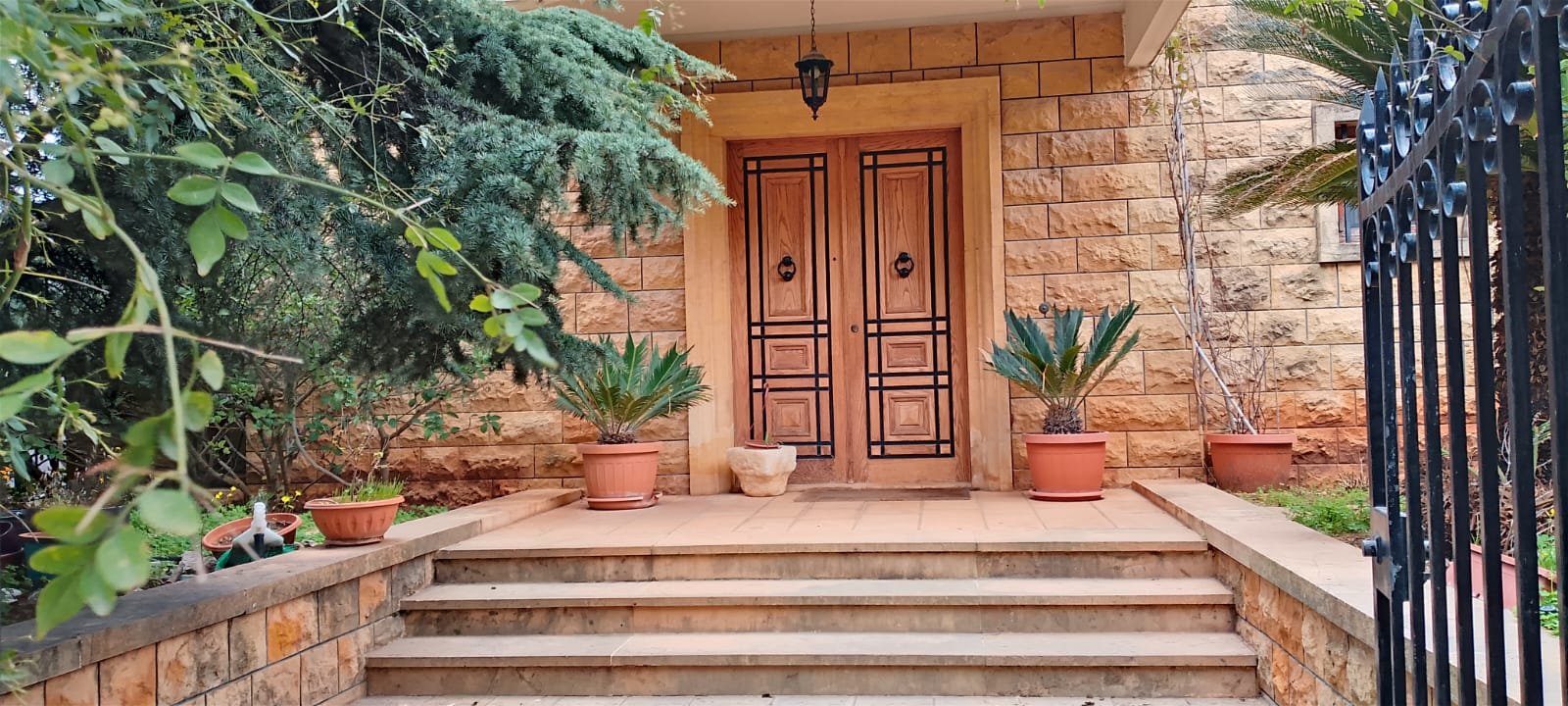 770sqm Triplex Villa built on 1200sqm Land – Baabdat, Metn — main photo