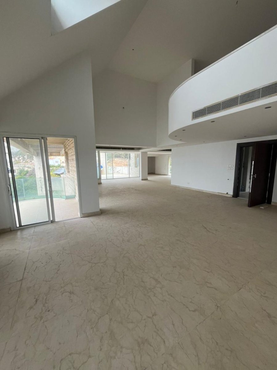 550 SQM Duplex For Sale In Adma - Kesewran  ( Sea View, gym and Swimming Pool ) — photo 2