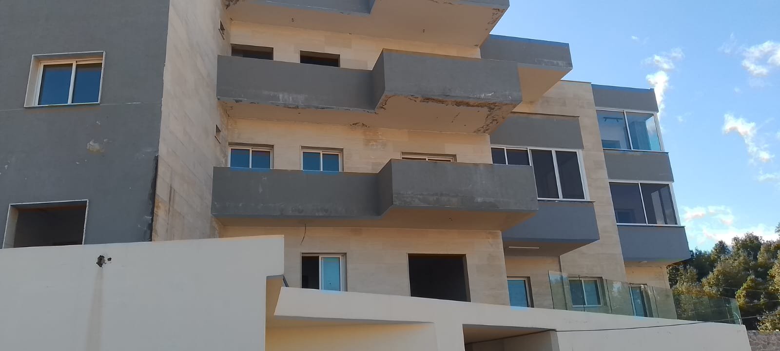 Apartments for sale in Chahtoul with sea and mountain view — photo 2