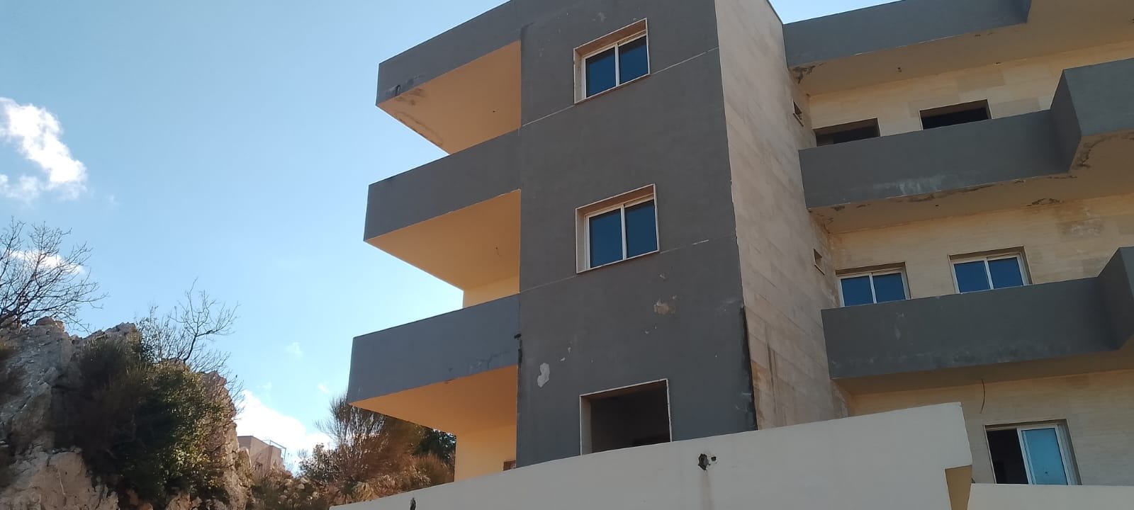 Apartments for sale in Chahtoul with sea and mountain view — photo 3