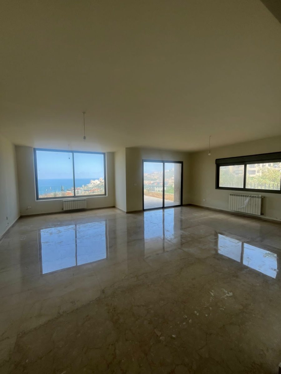 293SQM Apartment For Sale In Kfarhbab - Keserwan ( Panoramic sea view ) — photo 2
