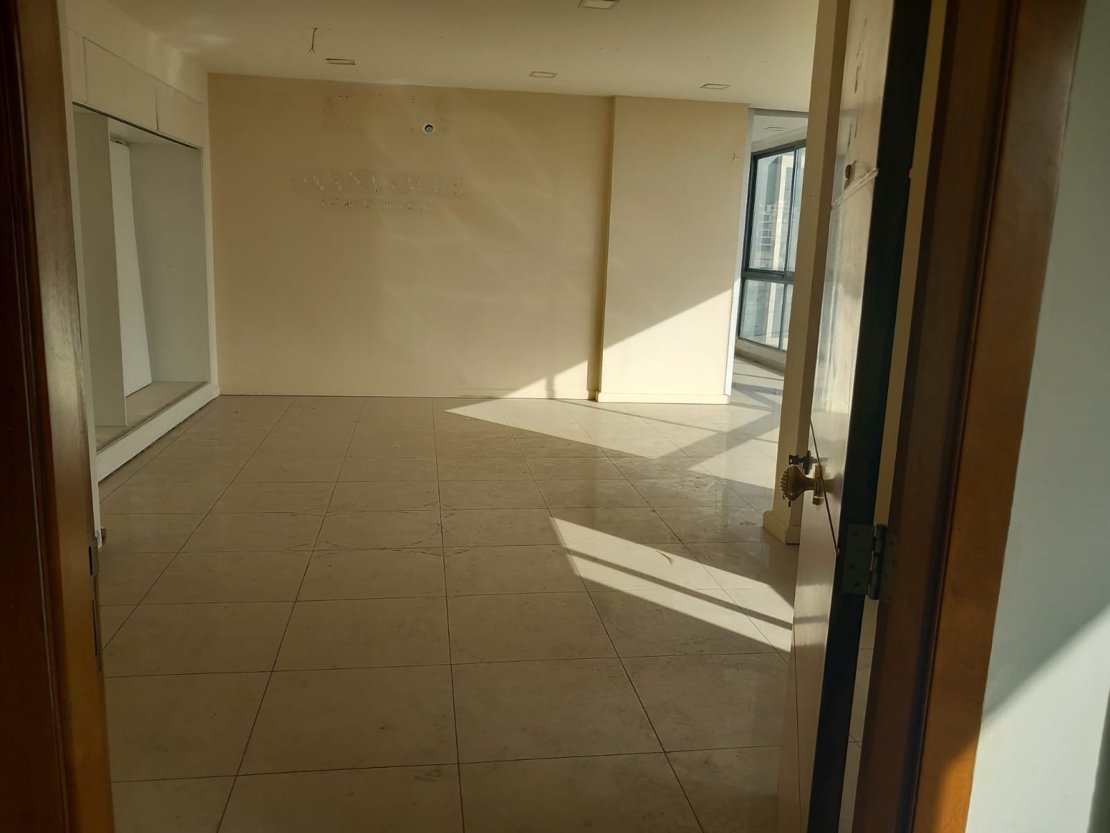 140SQM Office For Rent in zalka — main photo