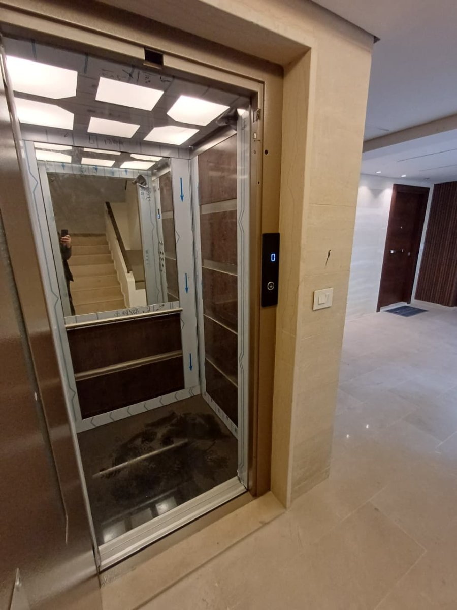 wonderful 3rd floor apartment + roof for sale — Jbeil ( Byblos )