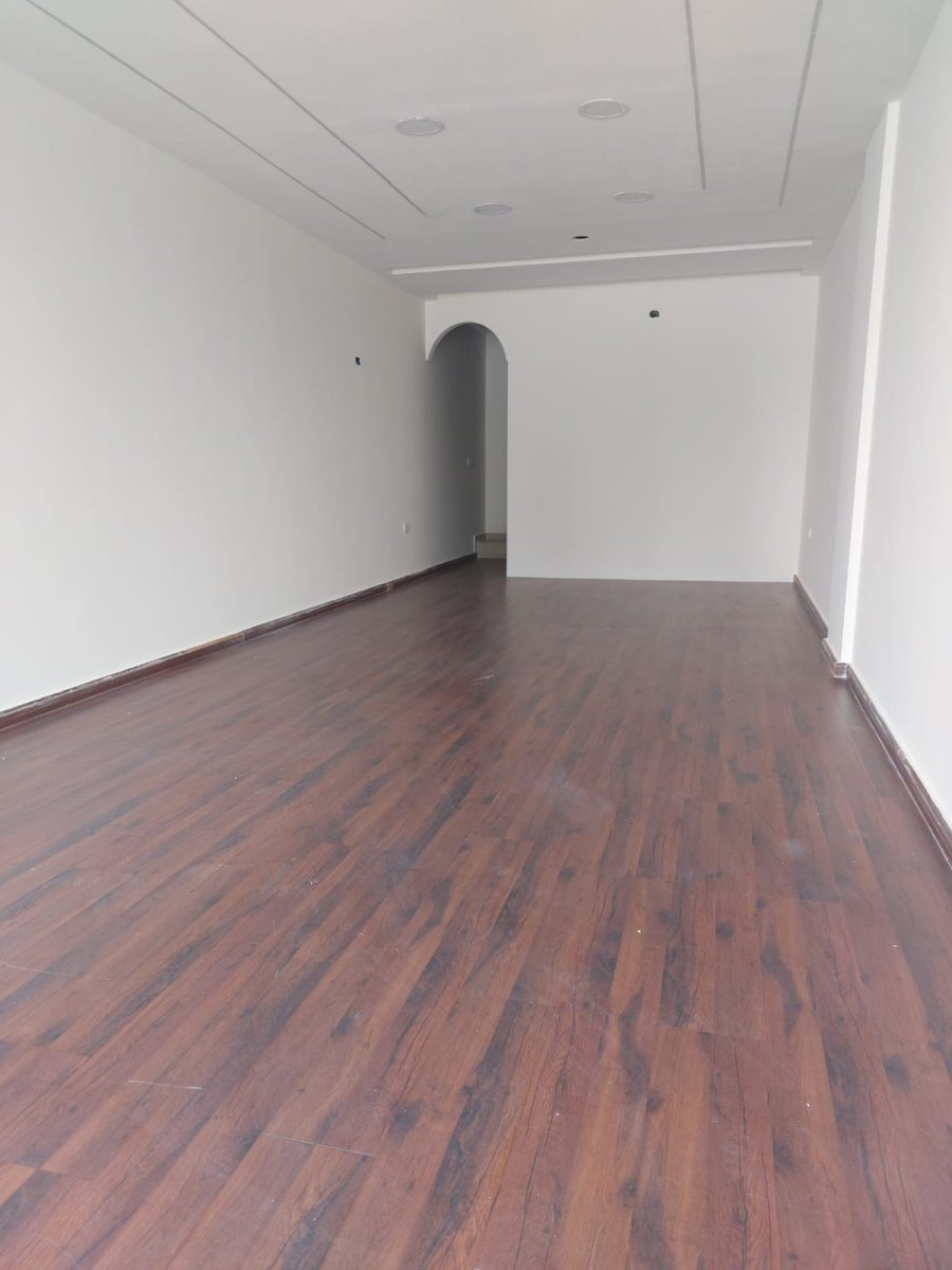 well located shop in Jbeil ( Byblos ) for rent — main photo