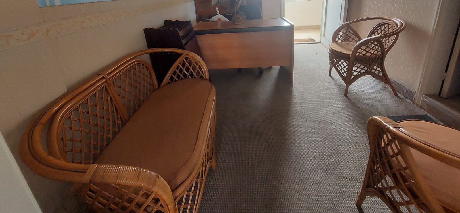 Prime location office with Byblos castle view — photo 4