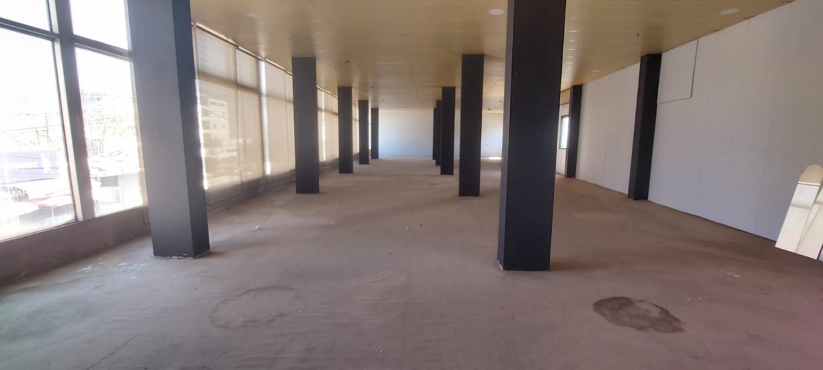 Showroom for rent directly on beach road — photo 7