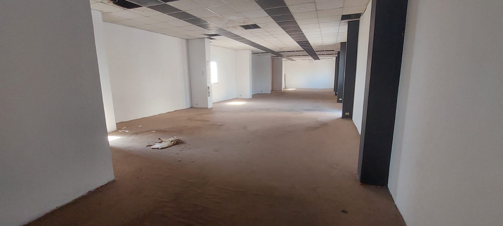 Showroom for rent directly on beach road — photo 5