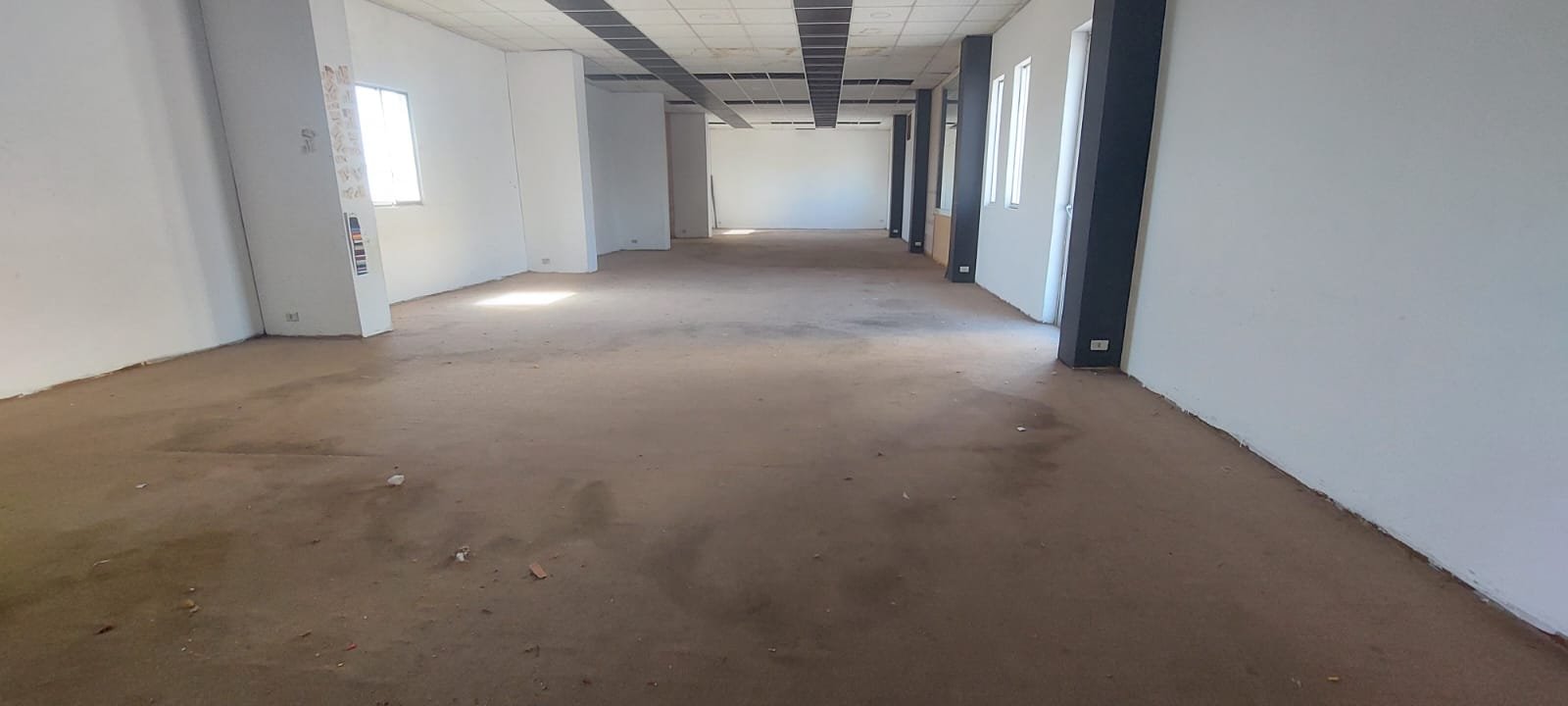 Showroom for rent directly on beach road — photo 3