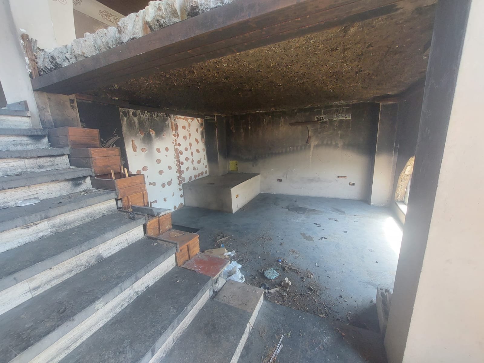 1,250sqm Prime Commercial Restaurant for Rent in Jbeil — photo 10